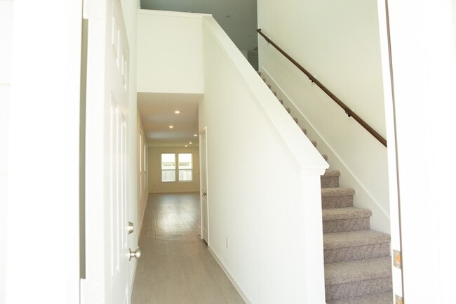 Building Photo - 26255 Arrowleaf Dr