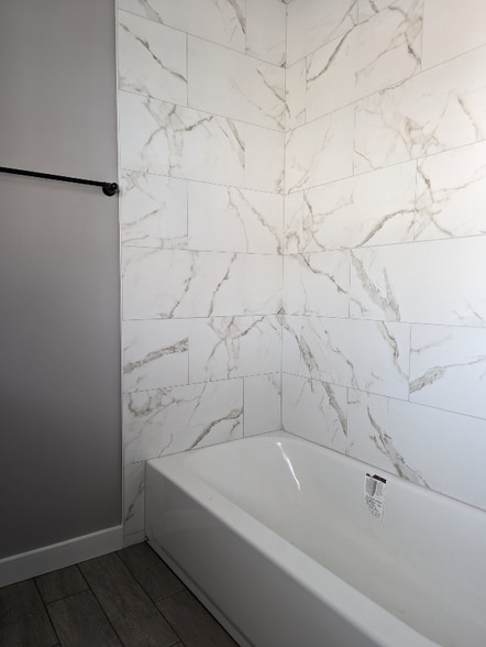 Building Photo - 382 Wyandotte Ave