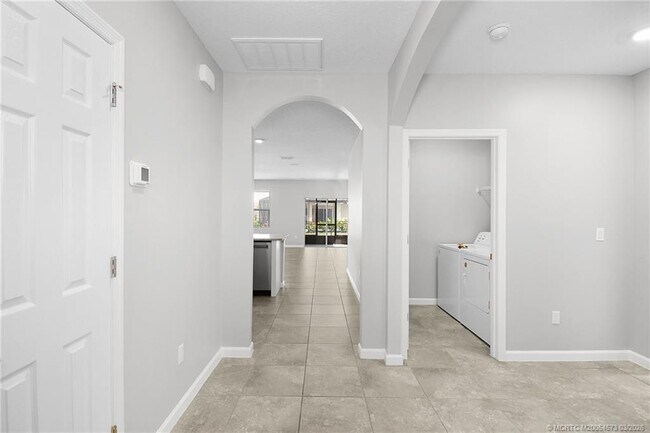 Building Photo - 10575 Jem St