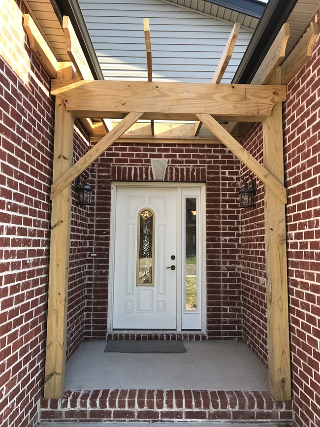 Building Photo - 1042 Quiver Ln,  Sango Exit 11