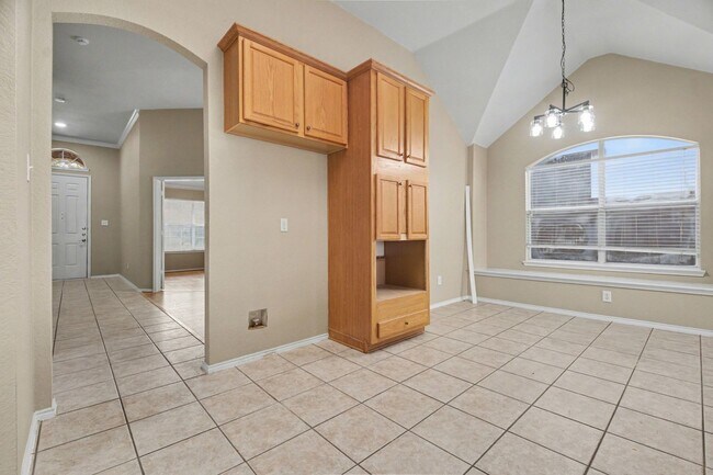 Building Photo - Welcome home to this spacious 3-bedroom, 2-bathroom property offering 2,000 square feet of comfor...