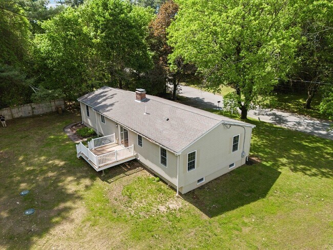 Building Photo - 44 Dean Rd