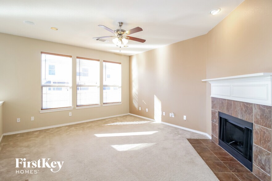 Building Photo - 4532 Fir Dr