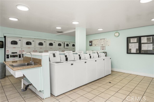 Building Photo - 1360 Cabrillo Park Dr