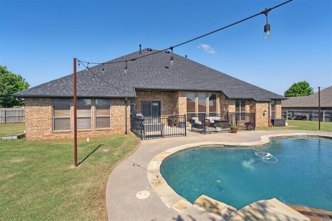 Building Photo - 11800 Pamalos Trail