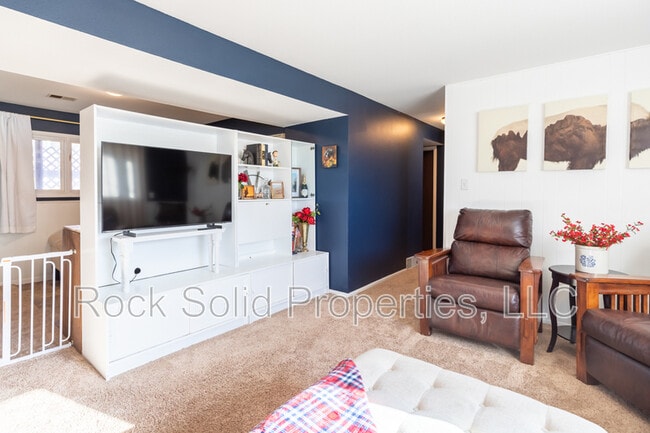 Building Photo - 1308 Green Acres Ct