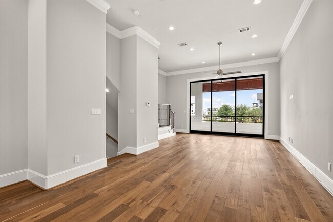 Building Photo - 8711 Oak Kolbe Ln