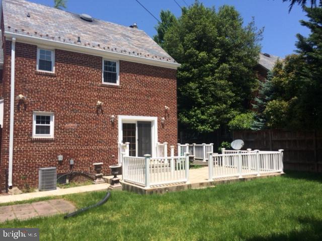 Building Photo - 1208 Tewkesbury Pl NW