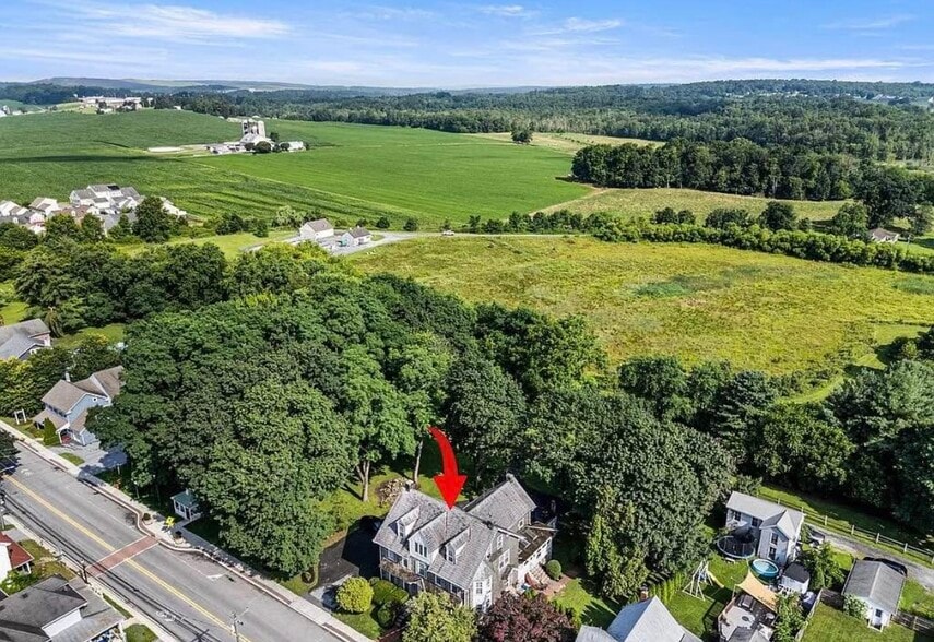 Building Photo - 28 W Main St