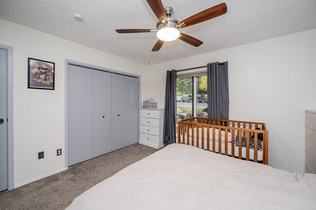 Building Photo - 3615 N Wolf Creek Dr