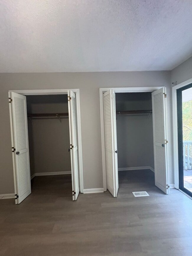 Building Photo - Daleville!   Close to the FT.  Rucker Gate!!!    LVP DOWNSTAIRS
