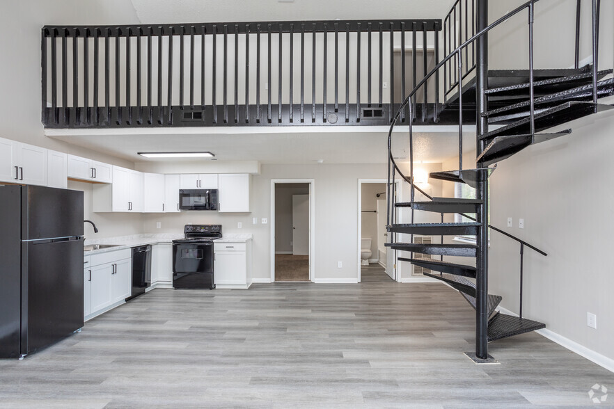 1BR, 1BA - 940SF Loft Renovated - Living Area - Brookside Apartments