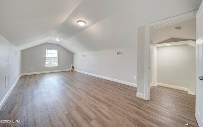 Building Photo - 742 Vista del Sol Ln