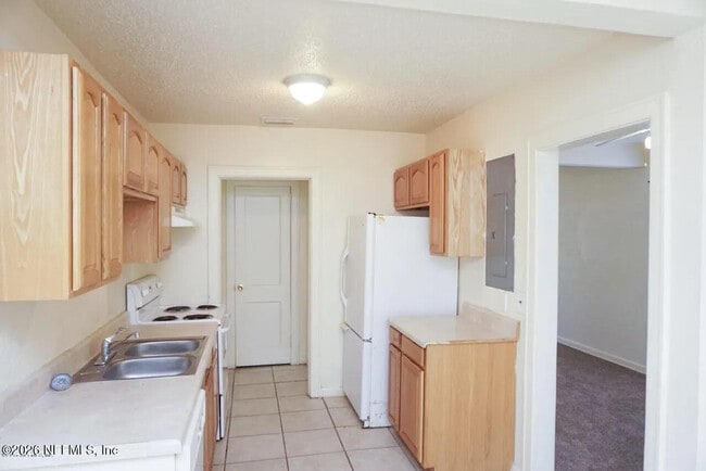 Building Photo - 7545 Wilder Ave