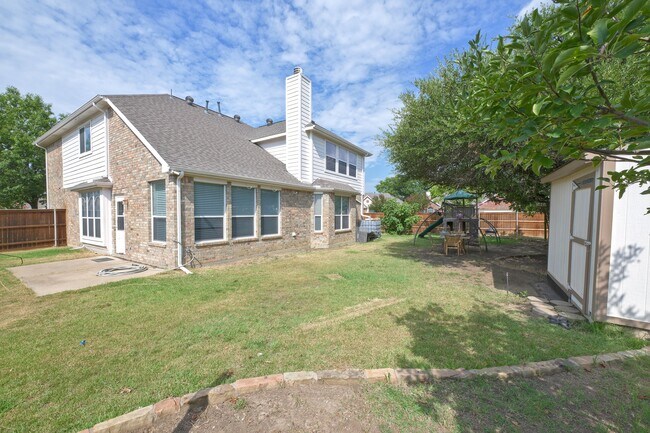 Building Photo - 3001 Claybrook Dr