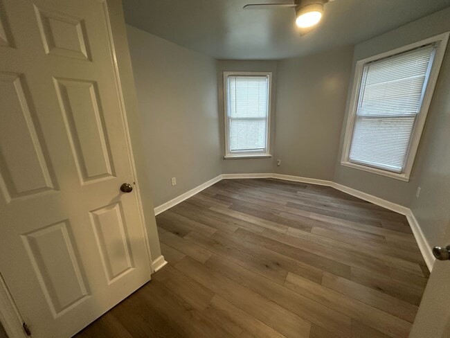 Building Photo - 529 Brinton St