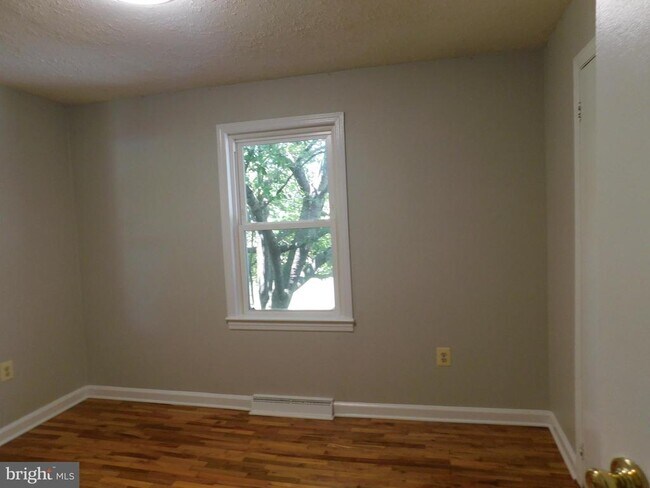 Building Photo - 2251 Senseny Rd
