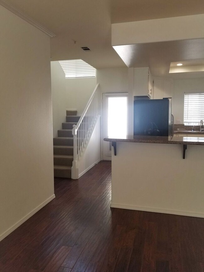 Building Photo - Condo - Two Story Islay Point Villas