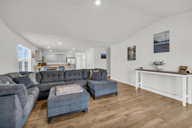 Building Photo - 116 Antler Crk Ln