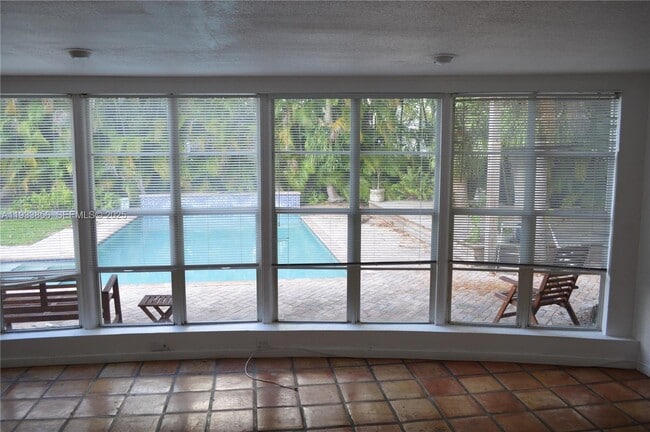 Building Photo - 165 NE 98th St