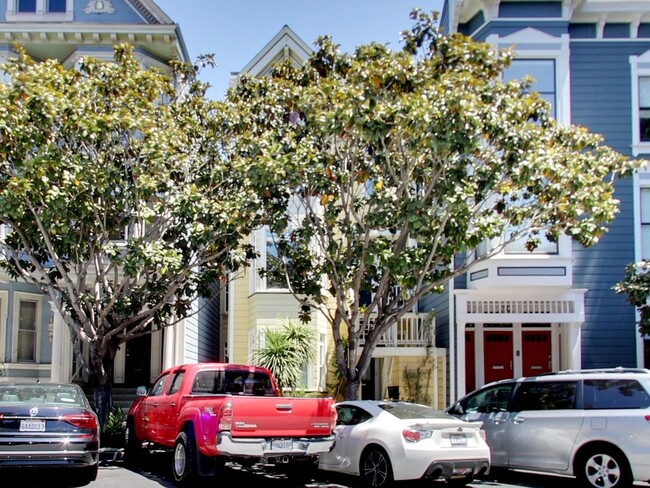 Building Photo - Beautiful 3 Bedroom in Duboce Triangle!!