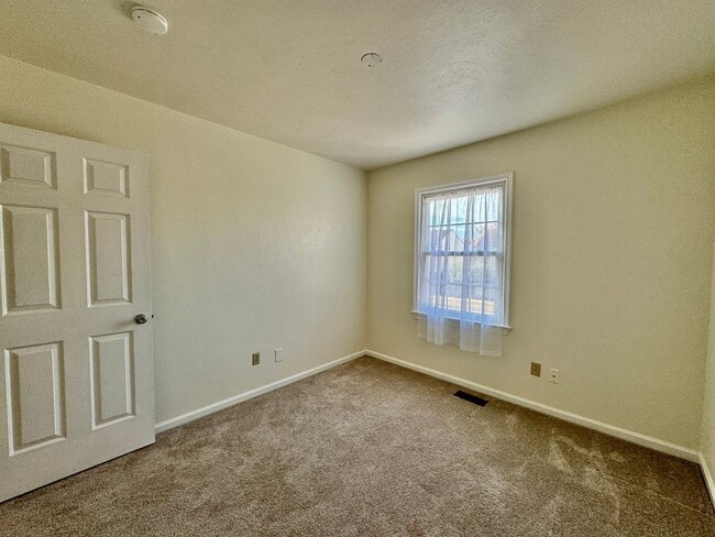 Building Photo - 3-Bedroom Townhome Ready NOW!! Completely Updated - Fenced Backyard - Exterior Storage!