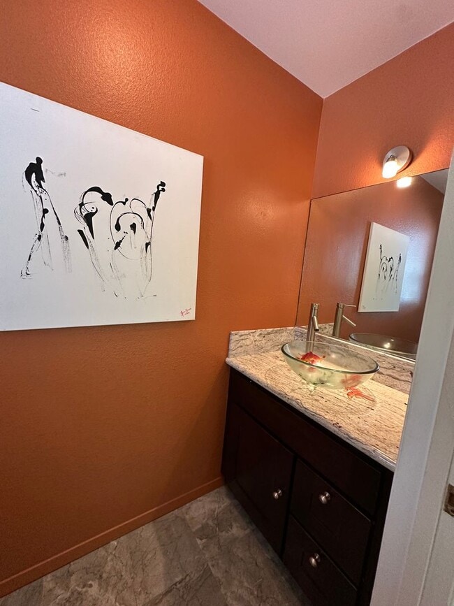 Building Photo - Fully Furnished- All Utilities Included- 1bd & 1 1/2 bath