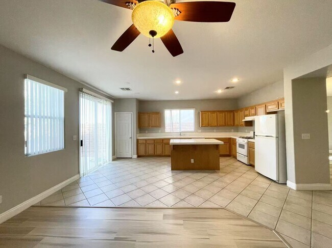 Building Photo - Wonderful 1-story Home