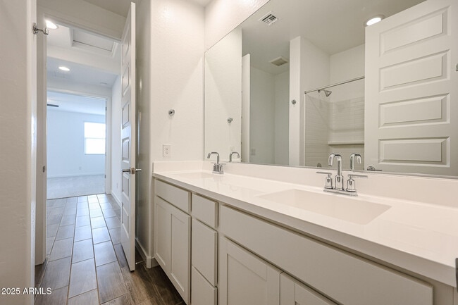 Building Photo - 17341 W Smoketree Dr