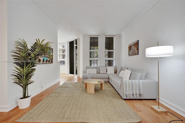 Primary Photo - 3001 NE 185th St
