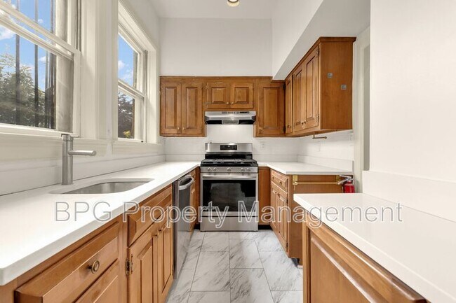 Building Photo - 1302 S St NW
