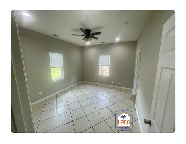 Building Photo - Conveniently Located on Bees Creek Road