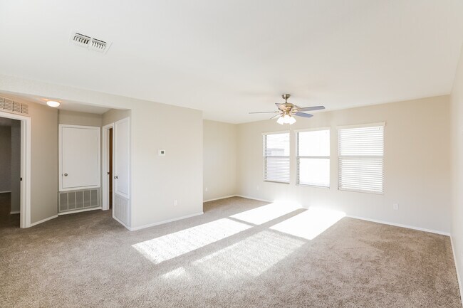 Building Photo - 11219 W Garfield St