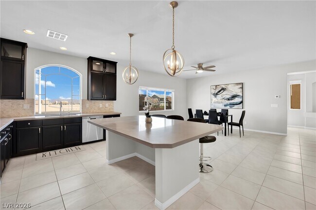 Building Photo - 9770 Hawk Crest St