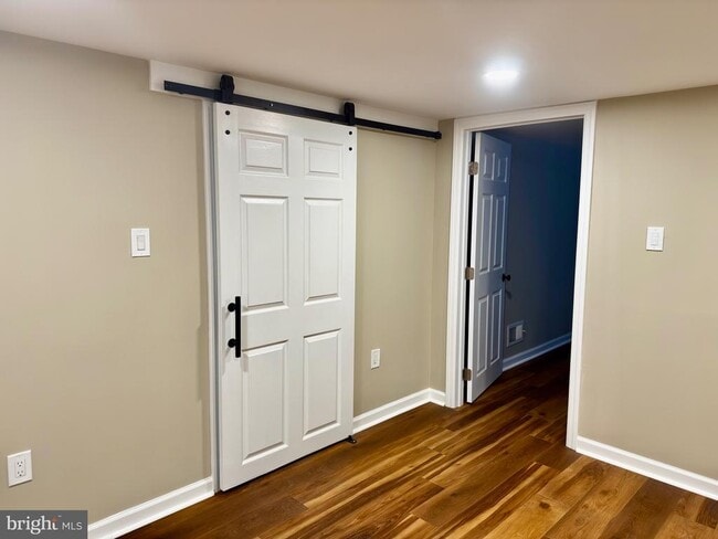 Building Photo - 551 Fern Hill Rd