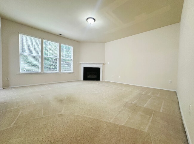 Building Photo - 208 Founders Walk Dr