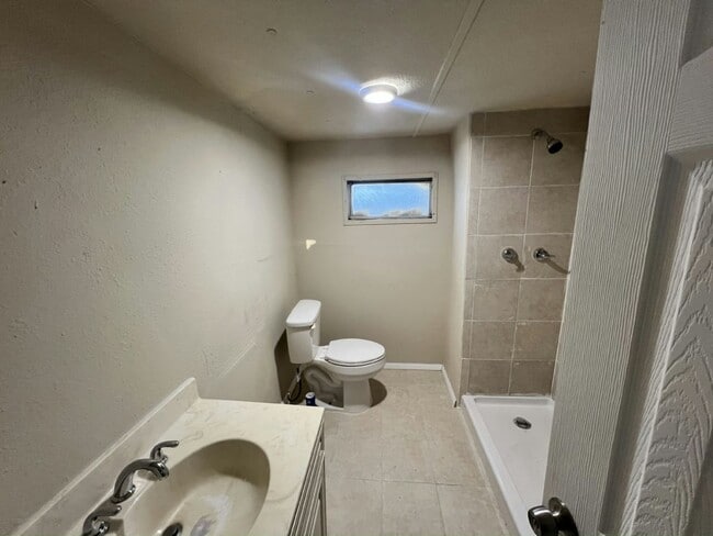 Building Photo - 108 Southland Ct