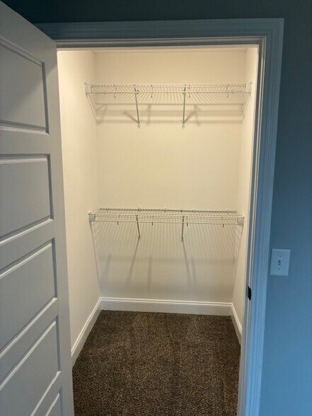 Building Photo - 744 Gracey Ave