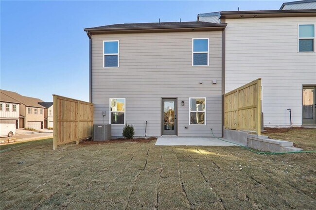 Building Photo - 727 Carmes Dr