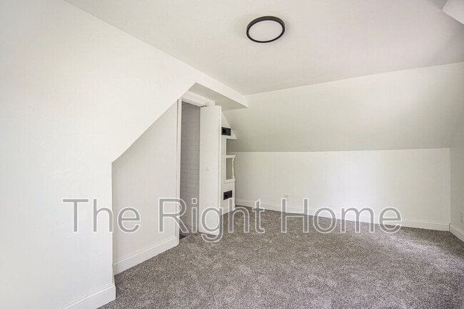 Building Photo - 3918 S 14th St