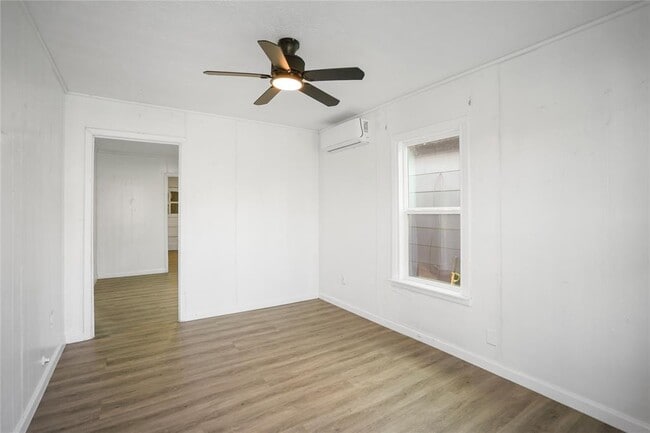Building Photo - 3001 Amboy St
