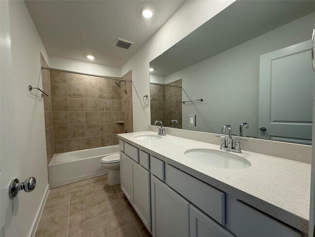 Building Photo - 9738 Rialto Hts Dr