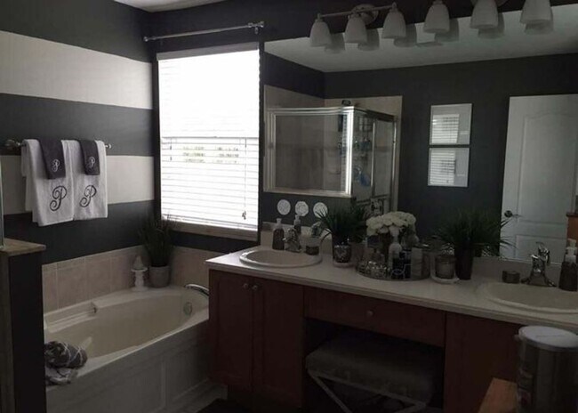 Building Photo - 158 Berenger Walk