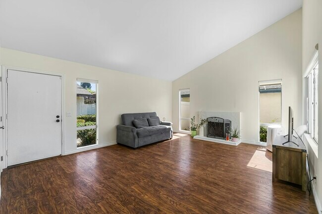 Building Photo - 616 Kumquat Way