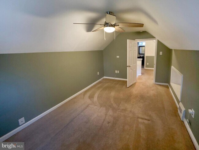 Building Photo - 133 N Line Rd