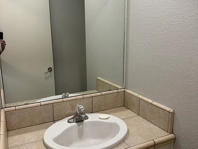 Building Photo - 9950 N Canyon Creek Ln