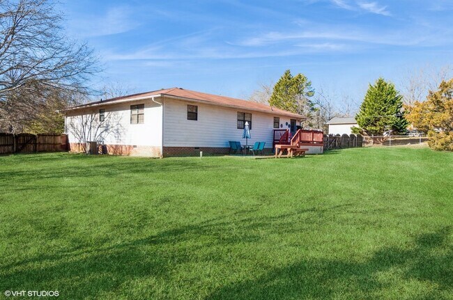 Building Photo - 9938 Sandra Ln