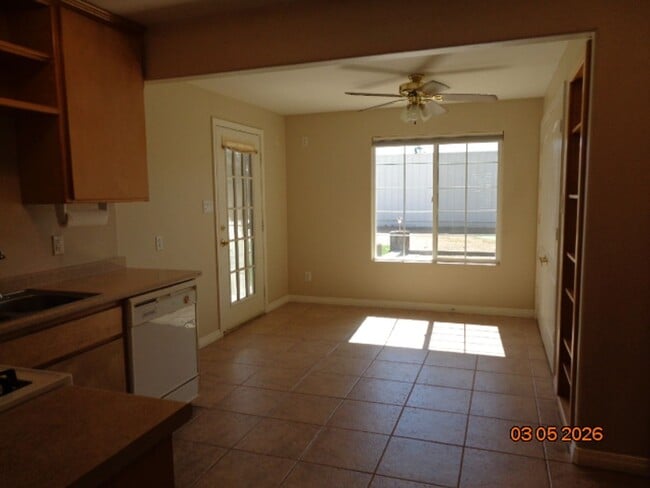 Building Photo - Adorable 2 Bedroom 1 Bath in the heart of Quartz Hill