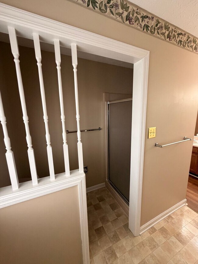 Building Photo - 3BR Home | Granite Kitchen | Fireplace | Deck | Fenced Yard