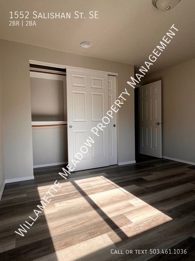 Building Photo - Updated 2 Bedroom 1.5 Bath Townhouse, Wate...